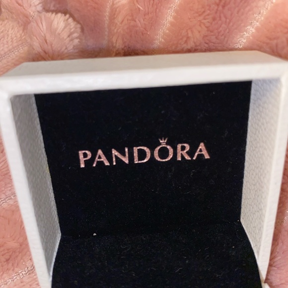 Classic Pandora Ring - Picture 3 of 4